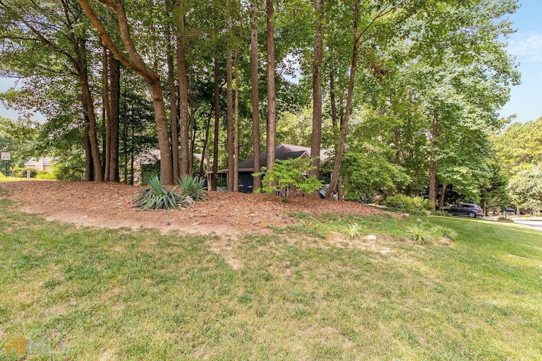 Photo 4 of 39 - 4415 Sagebrush Dr NW, Kennesaw, GA 30152