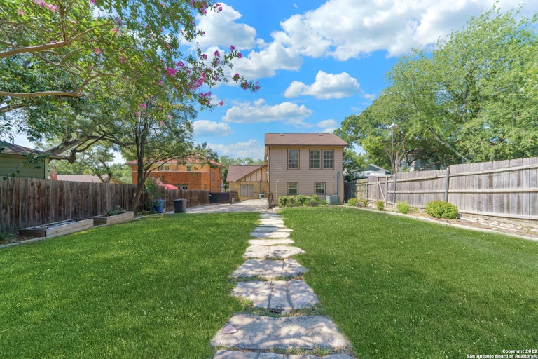 Photo 29 of 39 - 347 E Huisache Ave, San Antonio, TX 78212