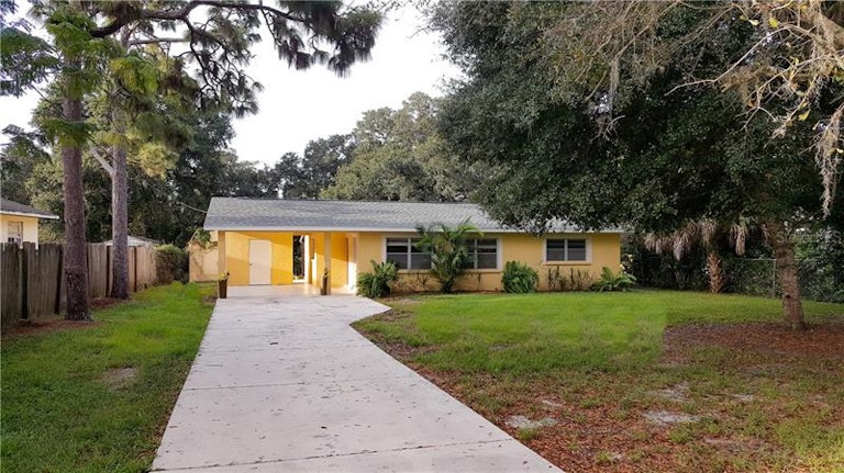 Photo 3 of 24 - 922 Mill Creek Rd, Bradenton, FL 34212
