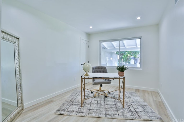 Photo 20 of 36 - 4211 W Woodland Ave, Burbank, CA 91505