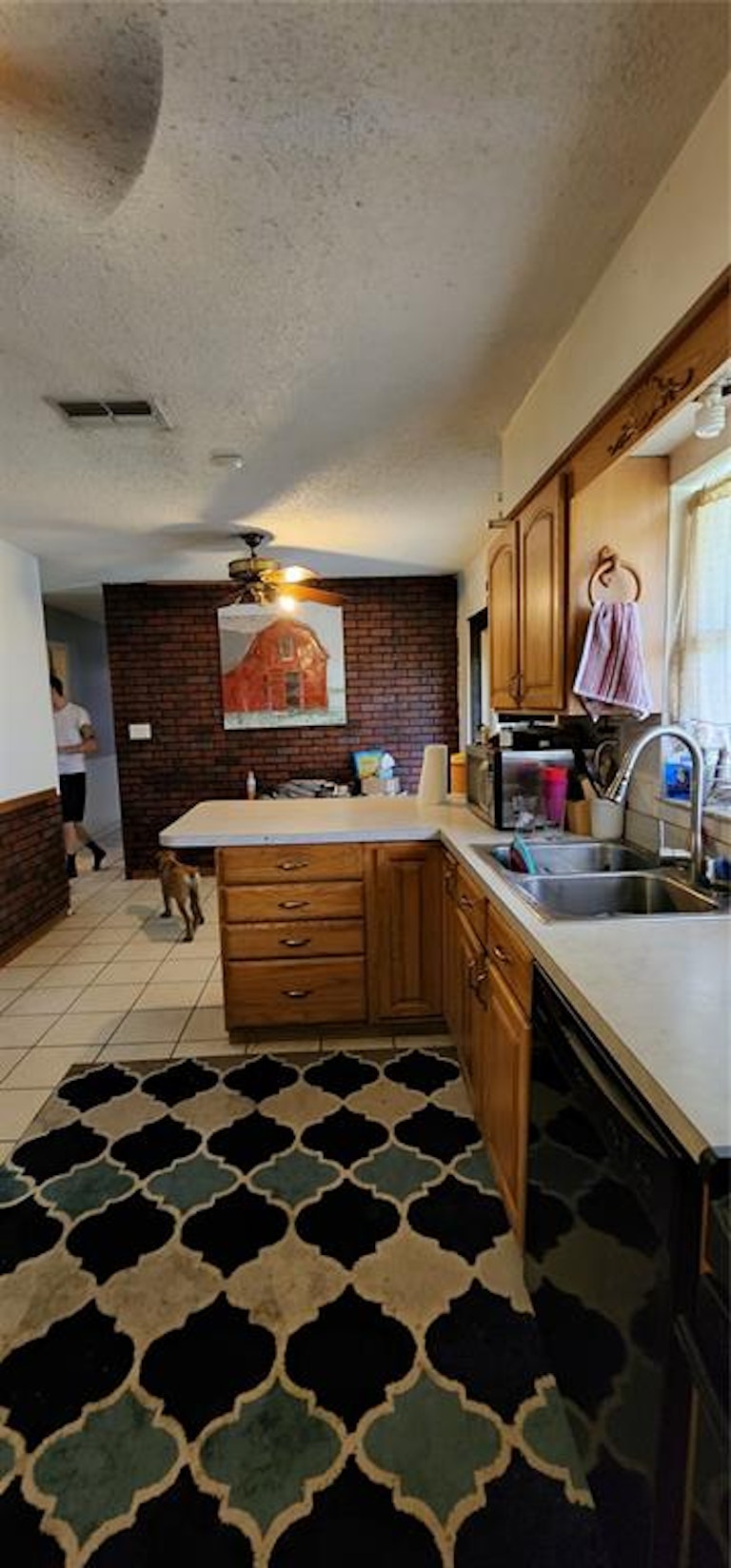 Photo 7 of 14 - 8225 Carey Rd, Lithia, FL 33547