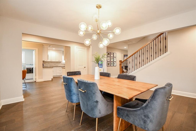 Photo 8 of 49 - 5402 Rutherglenn Dr, Houston, TX 77096