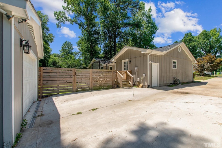 Photo 29 of 30 - 5313 Old Forge Cir, Raleigh, NC 27609