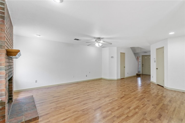 Photo 7 of 30 - 8801 Piney Creek Bnd, Austin, TX 78745