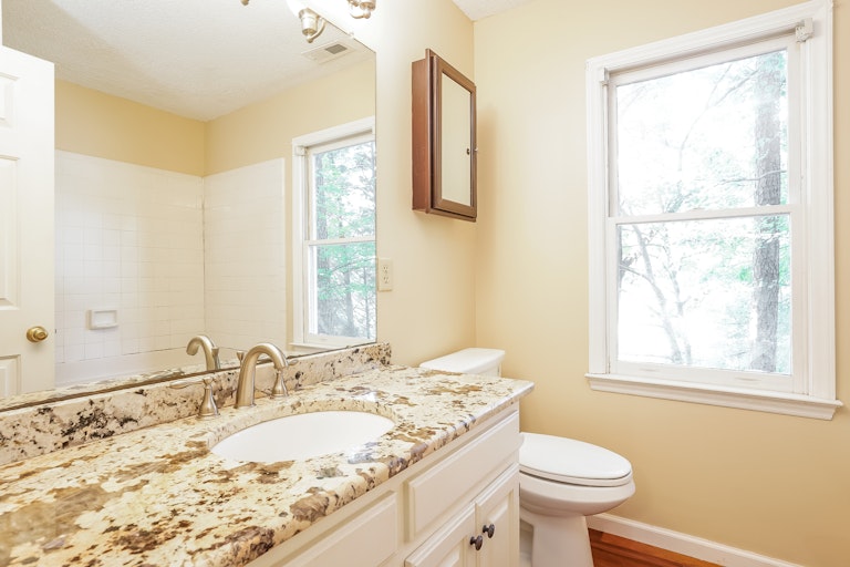 Photo 4 of 25 - 4101 Cary Oaks Dr, Apex, NC 27539