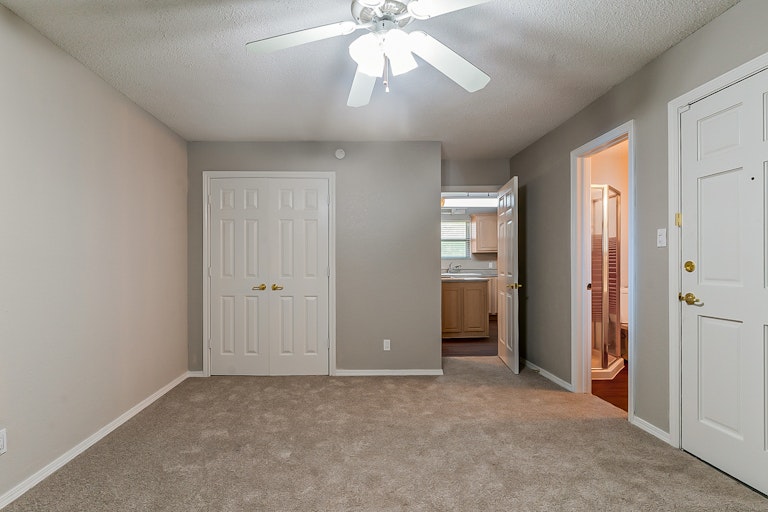 Photo 11 of 17 - 3512 Garwood Dr, North Richland Hills, TX 76117