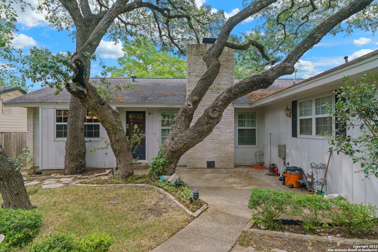 Photo 23 of 29 - 2035 Morning Dove St, San Antonio, TX 78232
