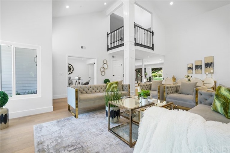 Photo 15 of 43 - 11905 Andasol Ave, Granada Hills, CA 91344