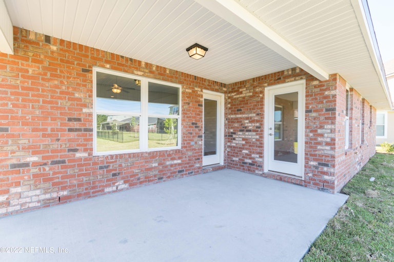 Photo 13 of 27 - 9374 Westminster Oaks Dr, Jacksonville, FL 32219