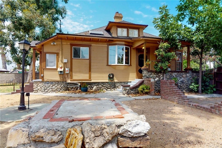 Photo 49 of 75 - 588 E Pasadena St, Pomona, CA 91767