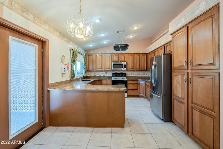 Photo 10 of 35 - 3304 N Sea Pines Cir, Mesa, AZ 85215