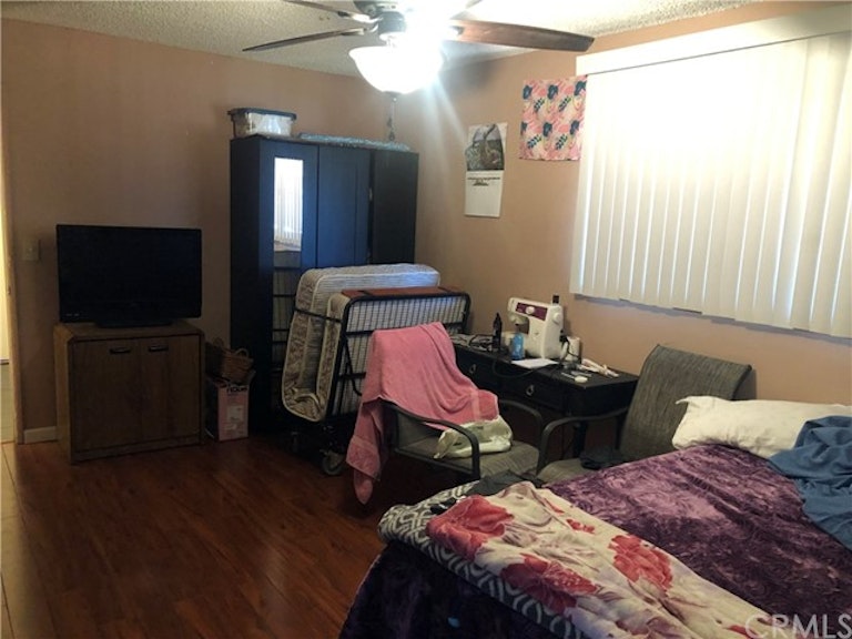Photo 8 of 11 - 9555 Madrona Dr, Fontana, CA 92335