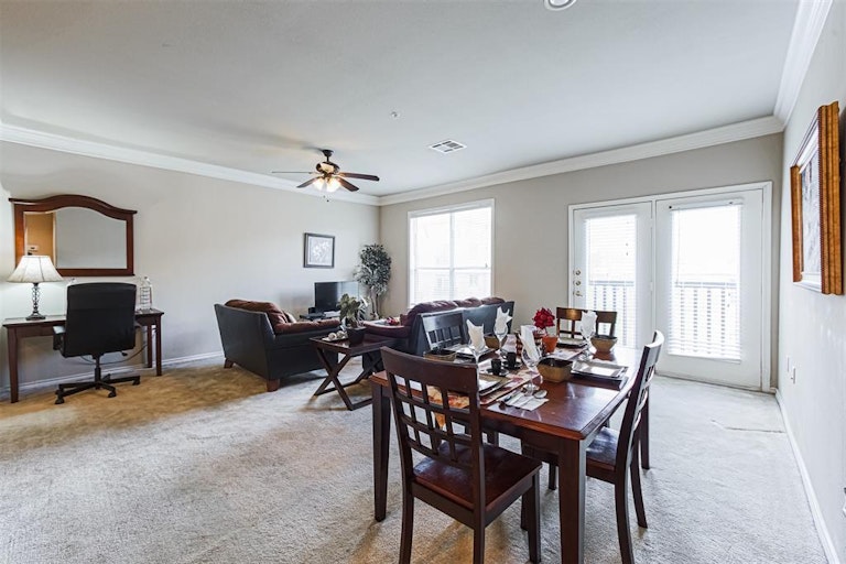 Photo 4 of 24 - 2400 McCue Rd #456, Houston, TX 77056