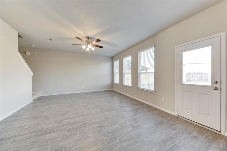 Photo 6 of 19 - 15627 Countesswells Dr, Humble, TX 77346