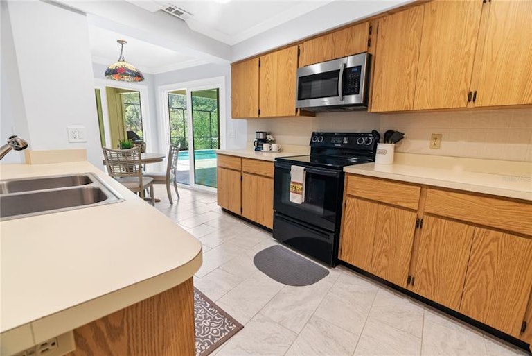 Photo 30 of 50 - 2982 Enisgrove Dr, Palm Harbor, FL 34683