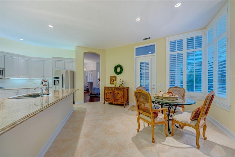 Photo 18 of 54 - 2107 Pinnacle Cir S, Palm Harbor, FL 34684