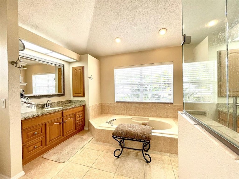 Photo 27 of 41 - 8114 Montock Ct, Trinity, FL 34655
