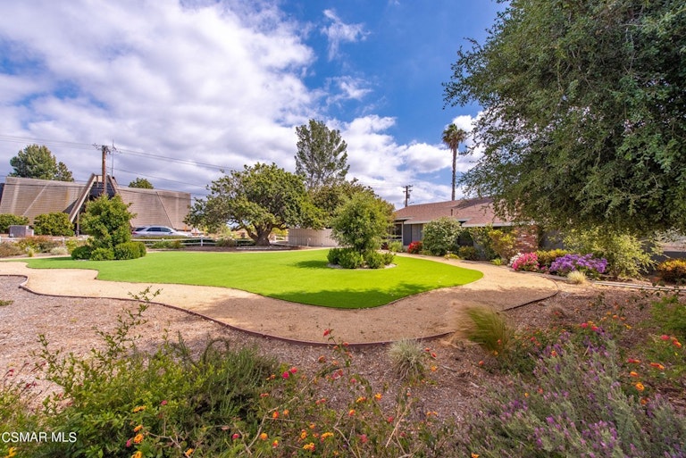 Photo 3 of 54 - 982 E Janss Rd, Thousand Oaks, CA 91360