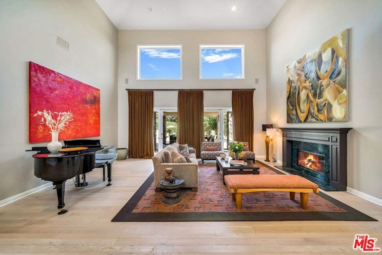 Photo 8 of 43 - 11706 Chaparal St, Los Angeles, CA 90049