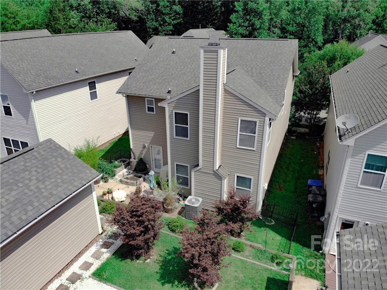 Photo 37 of 39 - 8112 Dumphries Dr, Huntersville, NC 28078