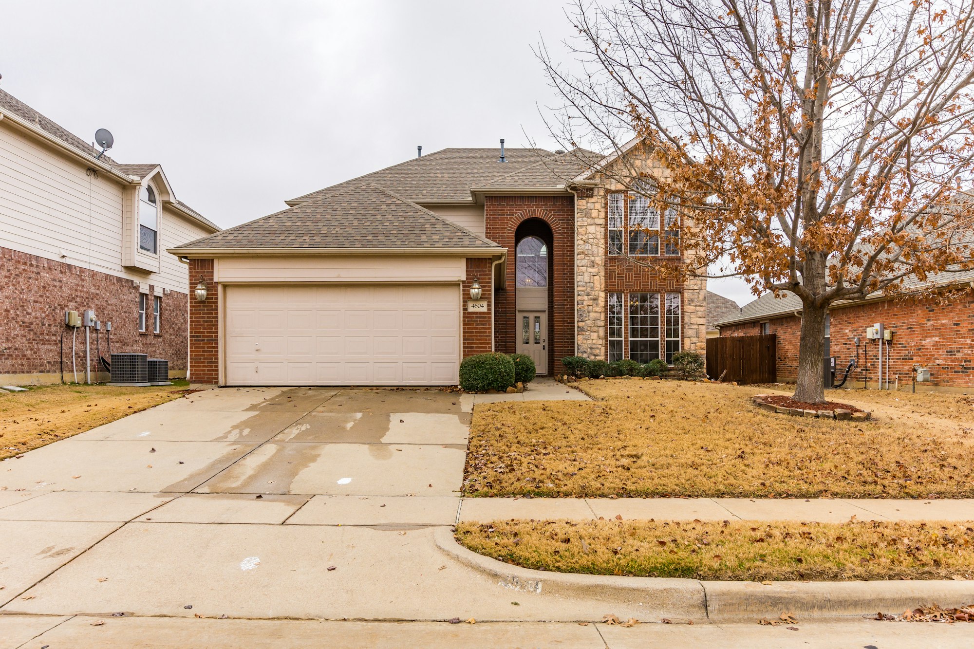 Photo 1 of 28 - 4604 Vista Meadows Dr, Fort Worth, TX 76244