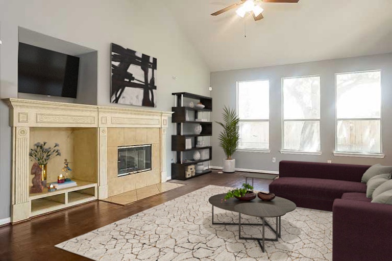 Photo 2 of 27 - 8910 Aberdeen Park Dr, Houston, TX 77095