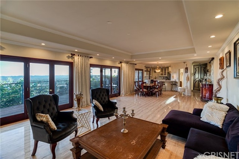 Photo 7 of 36 - 10366 Ormond St, Sunland, CA 91040