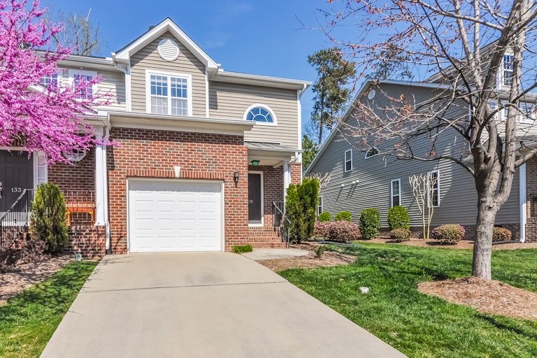 Photo 6 of 25 - 135 Florians Dr, Holly Springs, NC 27540