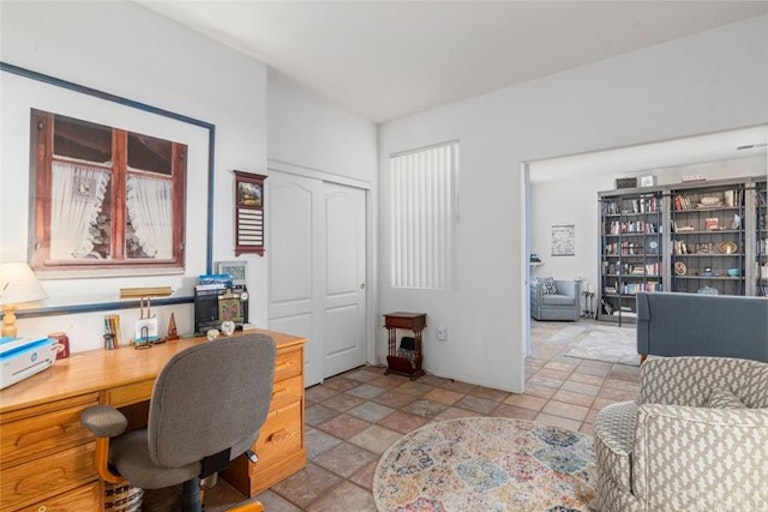 Photo 19 of 39 - 2077 Saint Emilion Ln, San Jacinto, CA 92583