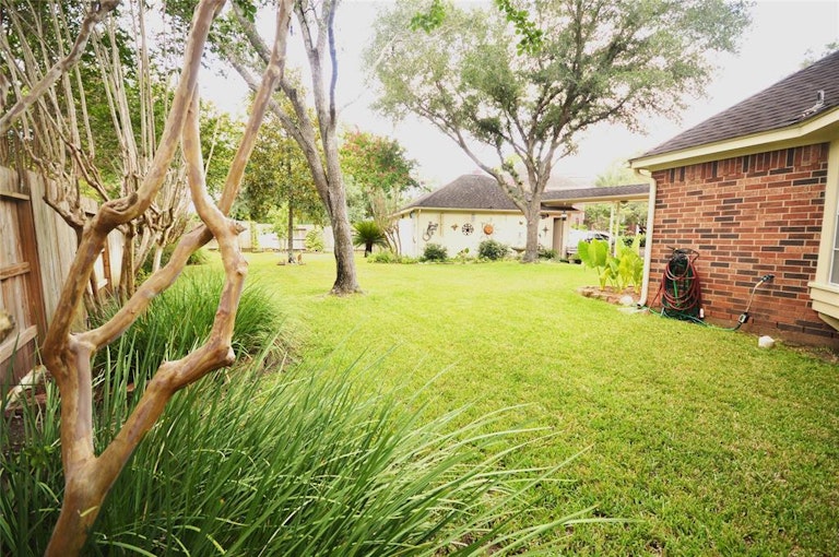 Photo 35 of 44 - 5003 Kingsland Ct, Sugar Land, TX 77479