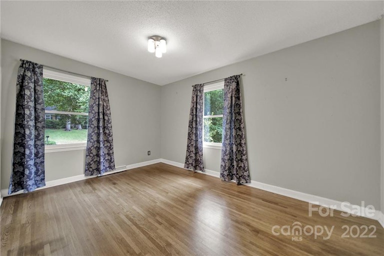 Photo 22 of 29 - 9023 Nottoway Dr, Charlotte, NC 28213