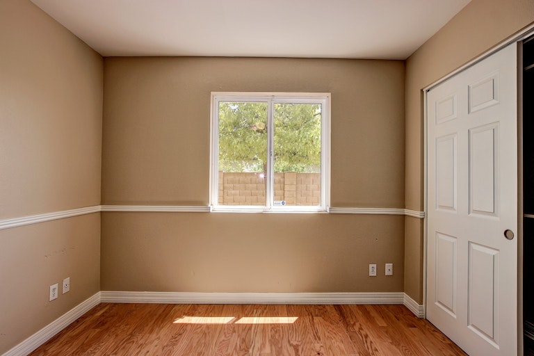 Photo 15 of 26 - 1546 W Knowles Ave, Mesa, AZ 85202