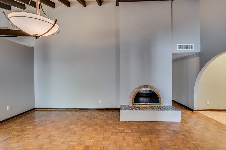 Photo 13 of 29 - 3025 E Weldon Ave, Phoenix, AZ 85016