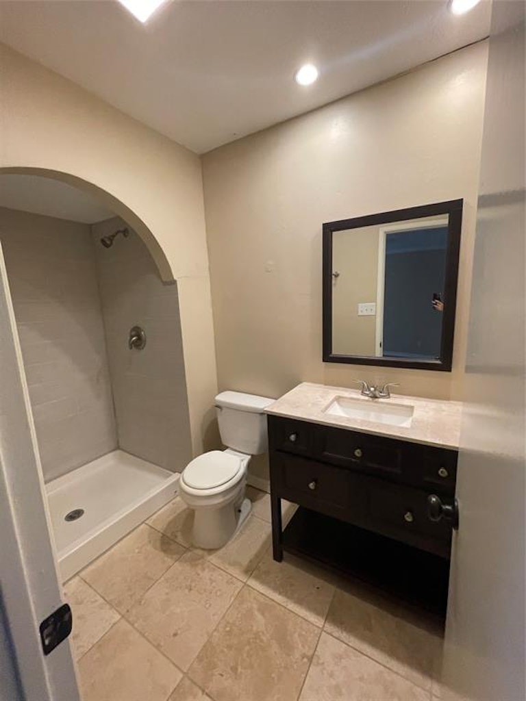 Photo 19 of 26 - 5665 Tyler St, The Colony, TX 75056