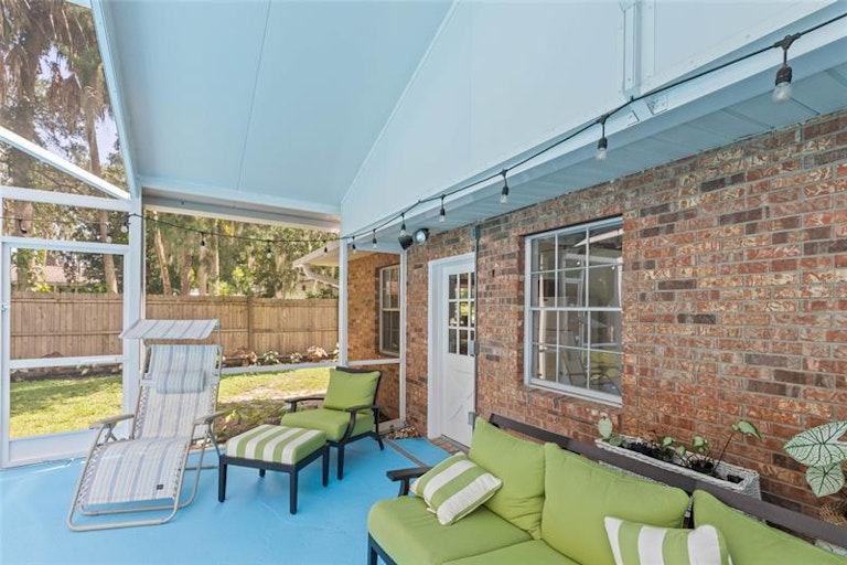 Photo 32 of 56 - 721 W Nelson St, Tavares, FL 32778