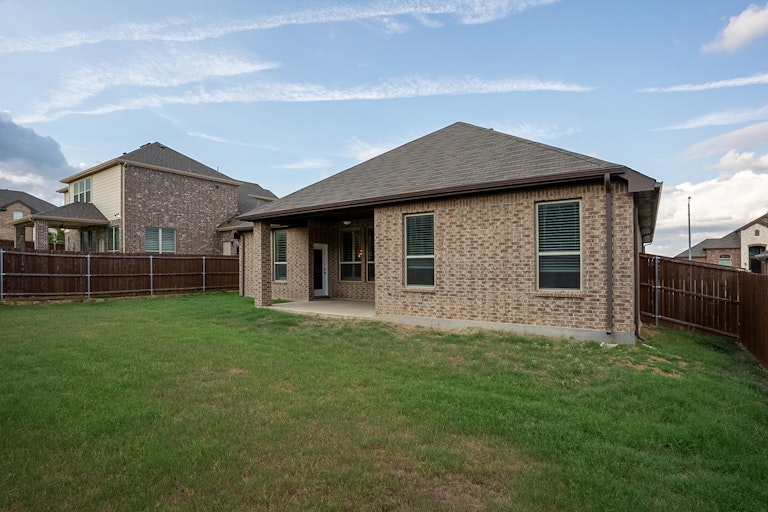 Photo 25 of 25 - 8945 Jewel Flower Dr, Fort Worth, TX 76131