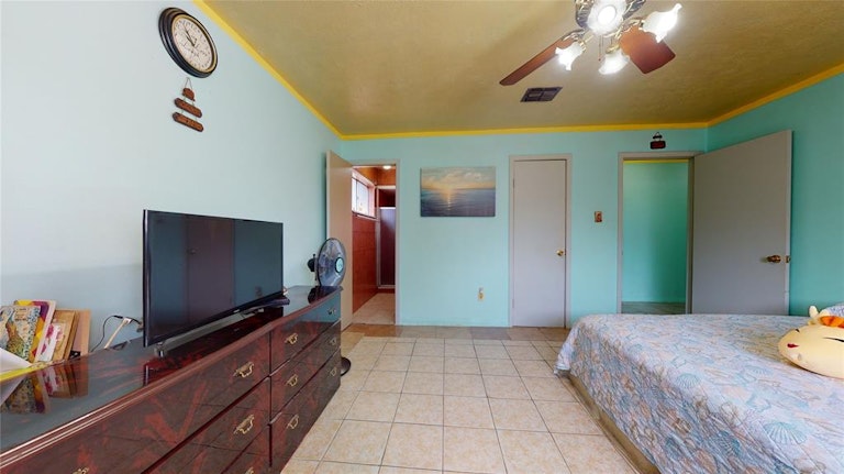 Photo 35 of 48 - 10811 Sagevale Ln, Houston, TX 77089