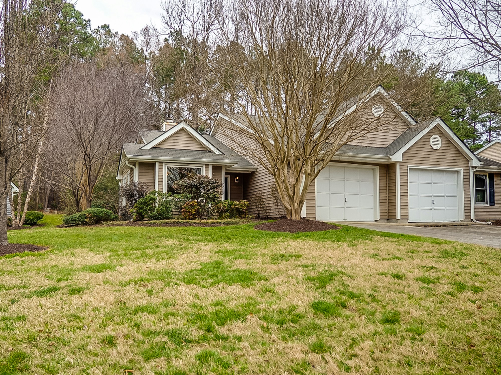 Photo 1 of 16 - 117 Standish Dr, Chapel Hill, NC 27517