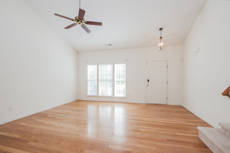 Photo 8 of 25 - 3329 Archdale Dr, Raleigh, NC 27614