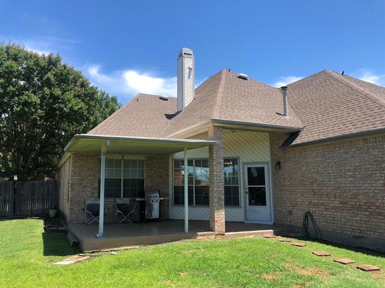 Photo 28 of 30 - 7513 Silverthorn Dr, Rowlett, TX 75089