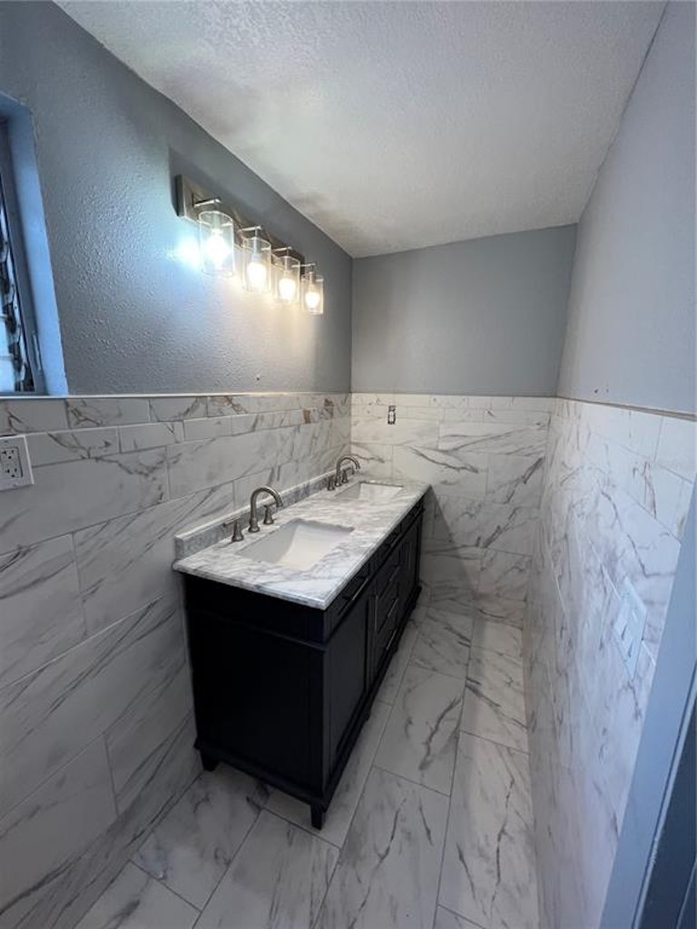 Photo 8 of 9 - 4712 W Fairview Hts, Tampa, FL 33616