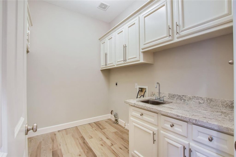 Photo 35 of 46 - 58 Glentrace Cir, Spring, TX 77382