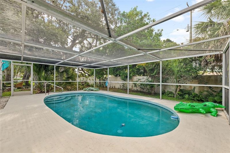 Photo 31 of 41 - 2331 Terry Ln, Sarasota, FL 34231