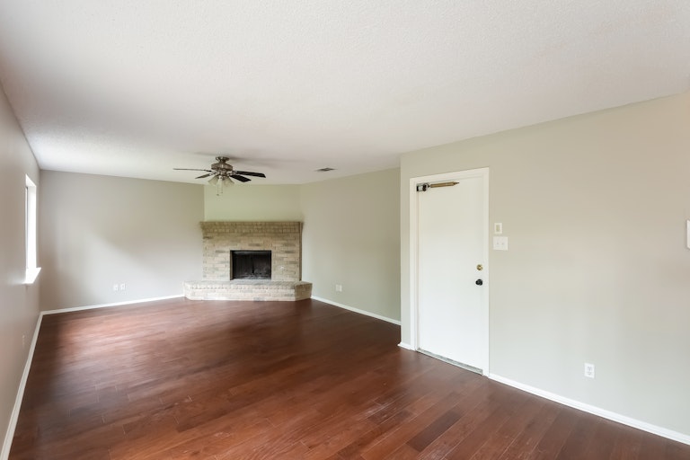 Photo 15 of 25 - 13919 Woodbreeze St, San Antonio, TX 78217