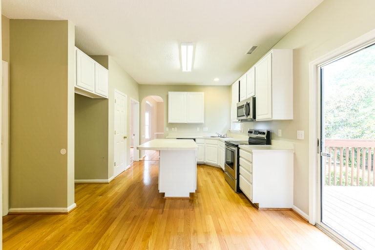 Photo 8 of 23 - 6006 Solitude Way, Durham, NC 27713