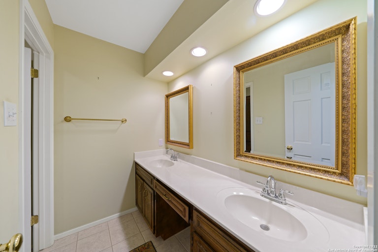 Photo 20 of 29 - 2035 Morning Dove St, San Antonio, TX 78232