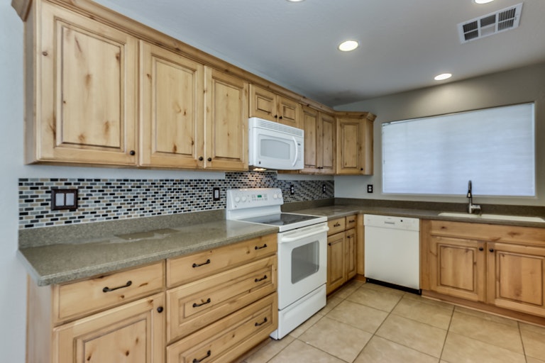 Photo 3 of 35 - 27427 N 63rd Dr, Phoenix, AZ 85083