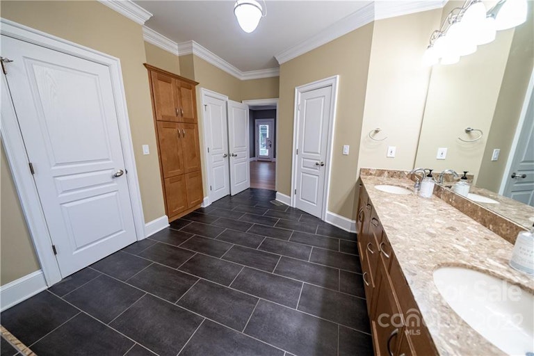 Photo 27 of 44 - 8433 Cheverny Dr, Waxhaw, NC 28173