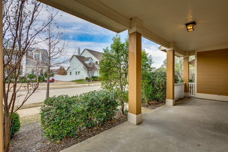 Photo 8 of 24 - 1226 Long Leaf Dr, Savannah, TX 76227