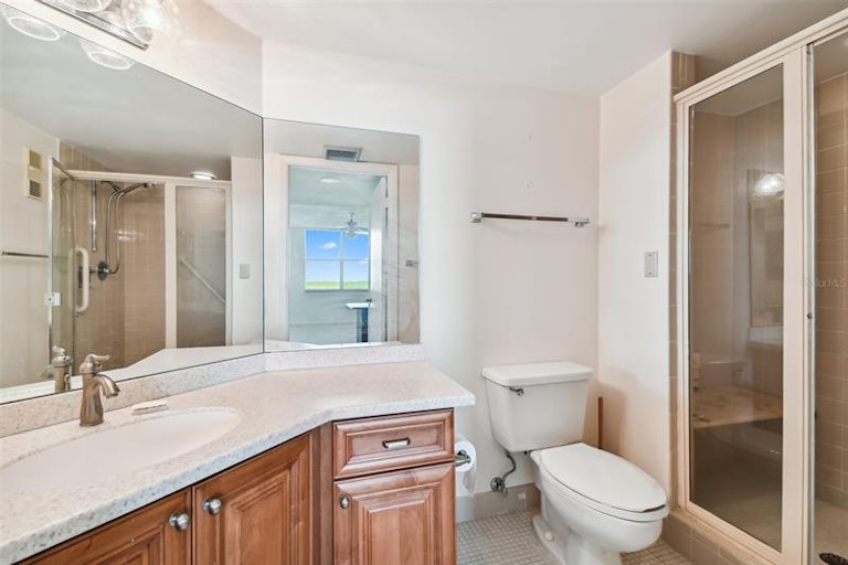 Photo 27 of 51 - 2333 Feather Sound Dr Unit B507, Clearwater, FL 33762